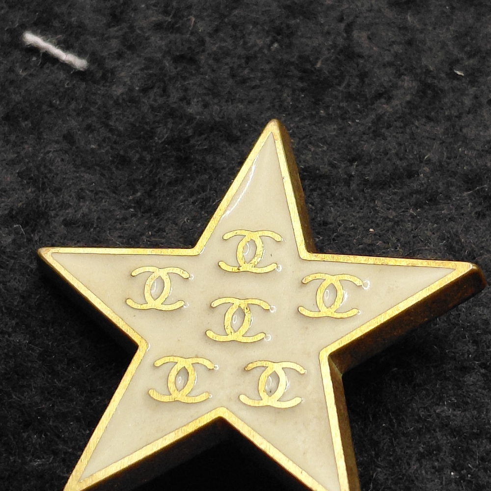 Chanel Star Coco Mark Earrings Clip-On White Gold - Picture 5 of 12